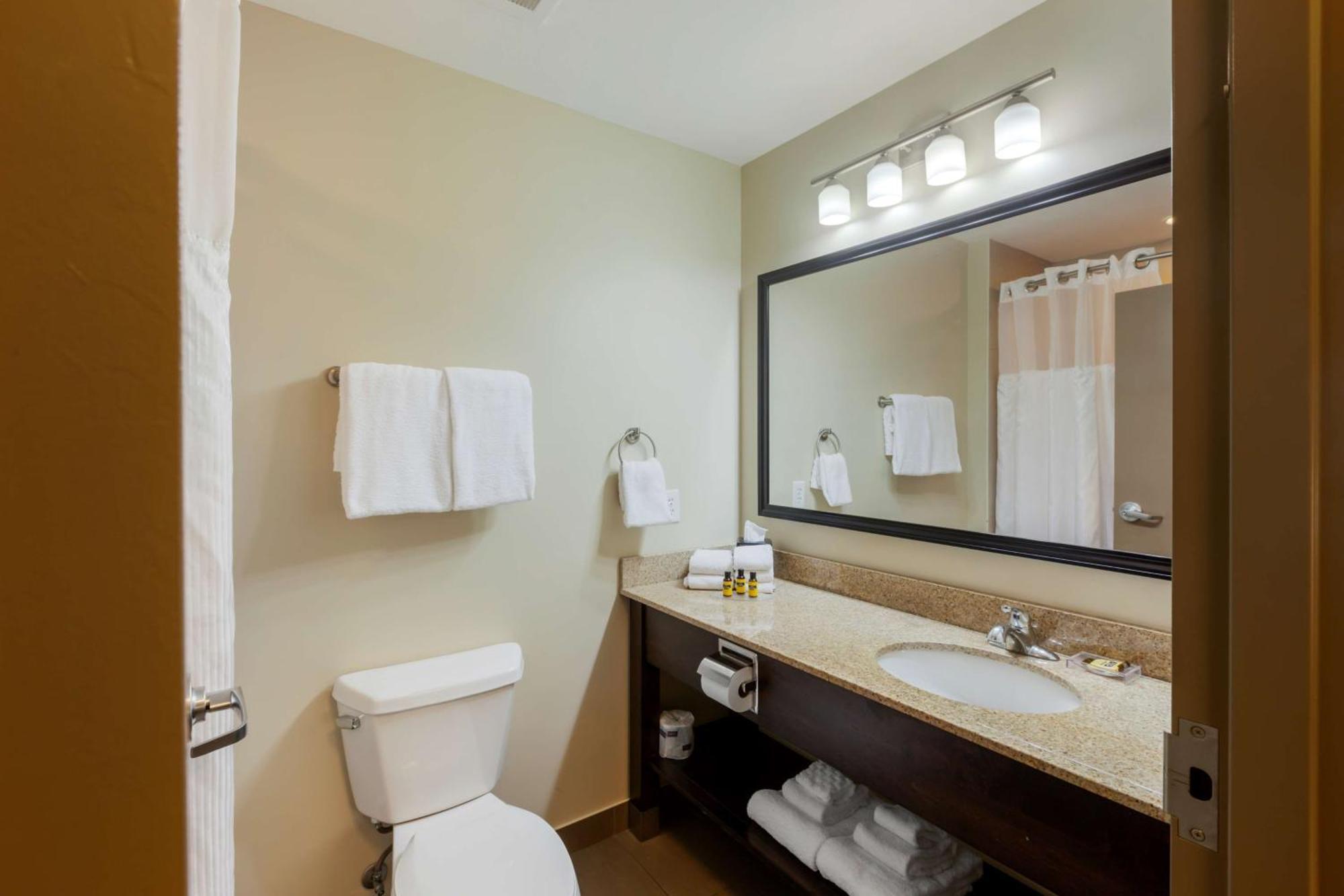 Best Western Plus Walkerton Hotel & Conference Centre Buitenkant foto